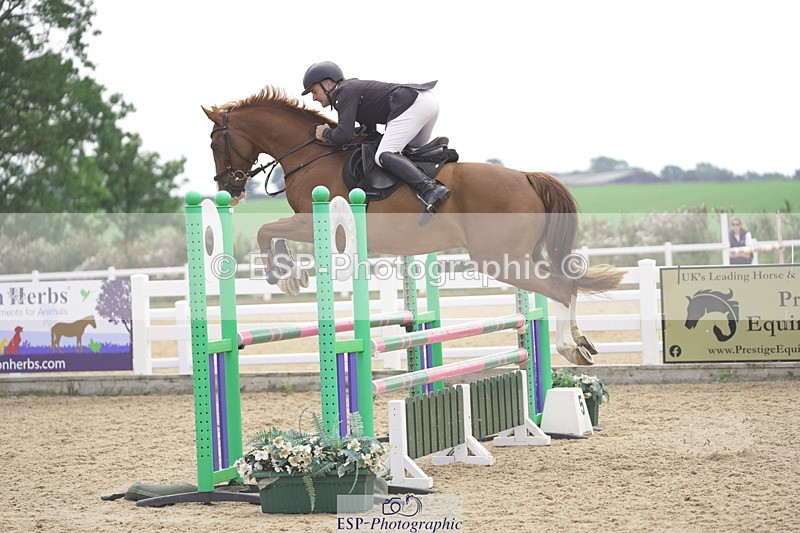 230810A-140624-02611 - Cls 4 1.05m Amateur Quali