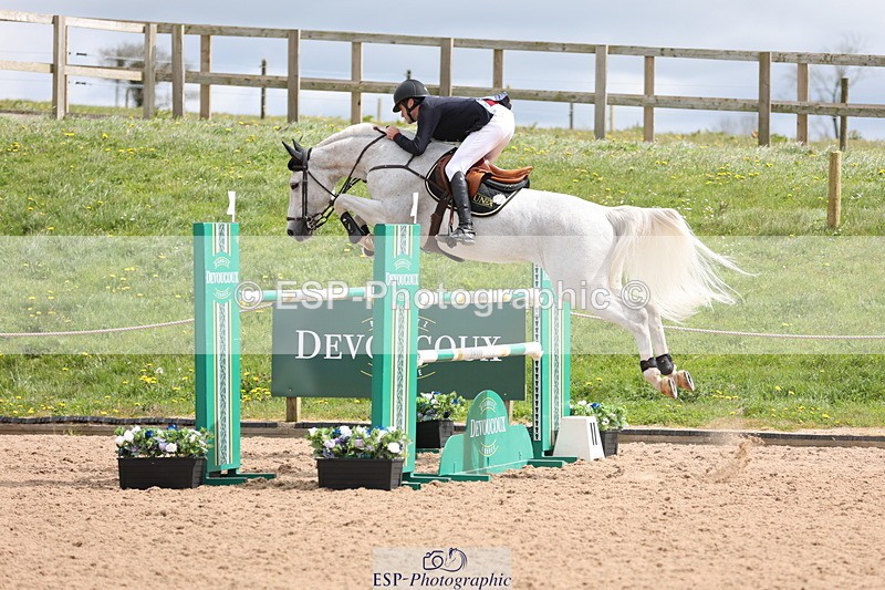 240419A-122822-07251 - Cls 6, 2 Star Medium Tour 1.35m