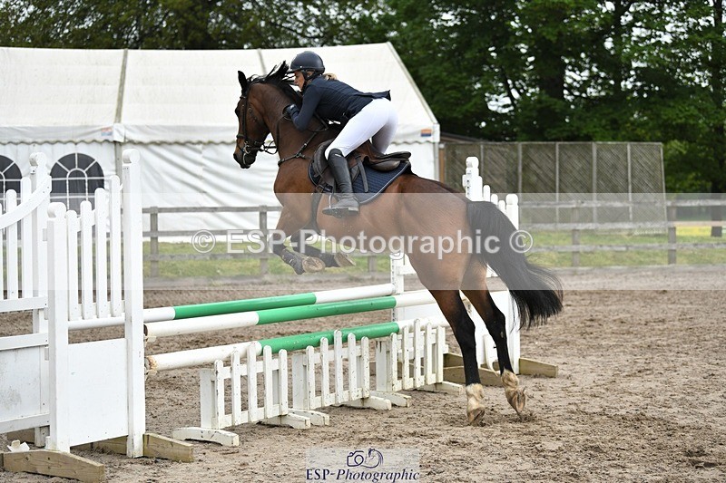 230512-095735-00428 - Cls 10 Snr 85cm Schooling