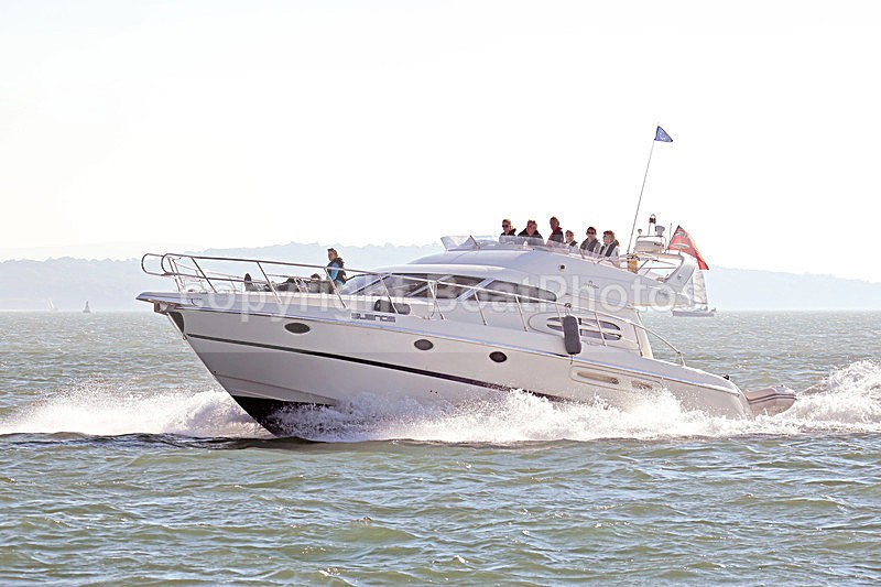 150919 SUENOS - CRANCHI WT7A2496 - Flybridge Cruisers
