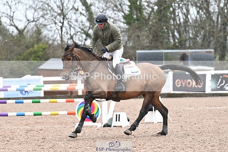 251205-122833-00481 - Cls 7 Snr Newcomers and 1.10m