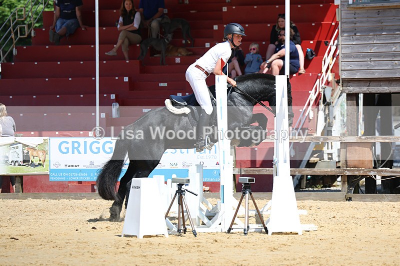 3E7A9662 - Class 8: Senior 80cm