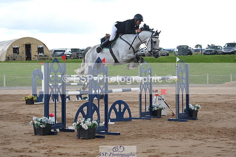 230721A-113020-05669 - Cls 6, 2 Star Medium 1.35m