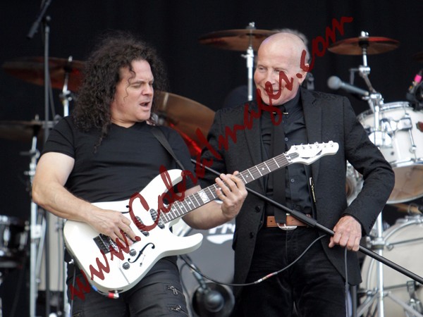 AF0I0072 - Vinnie Moore and Phil Mogg - UFO