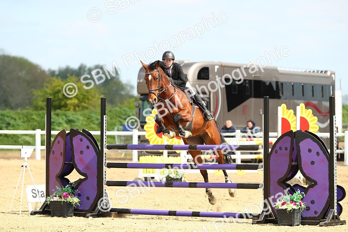 SBM_001383 - Class 5 - Senior Foxhunter 1.20m