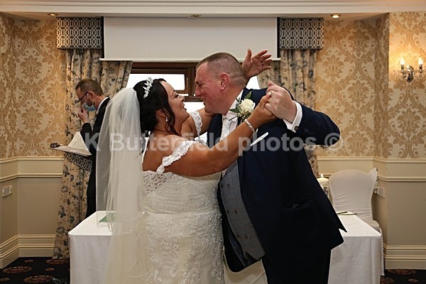 210 - Eric Rooney and Philomena Furey Castle Arch Hotel