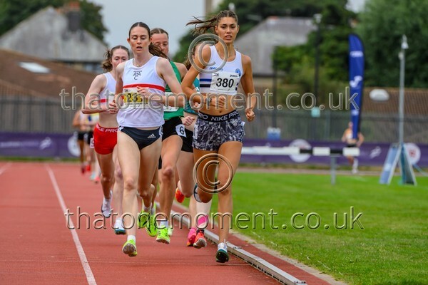 Nat26SUN-920193 - Track Female