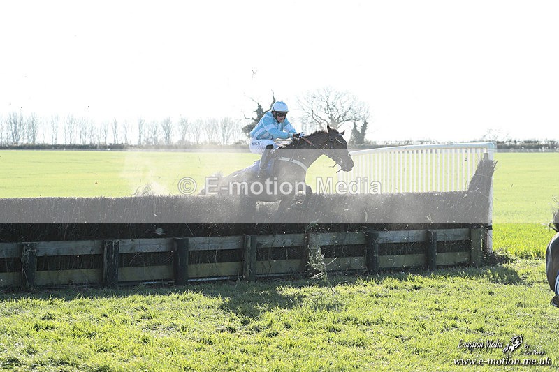 PtP 210326 1044 - VWH Cirencester Races 21/03/26