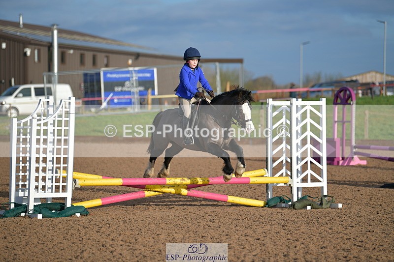 240211A-090213-01712 - Clear Round