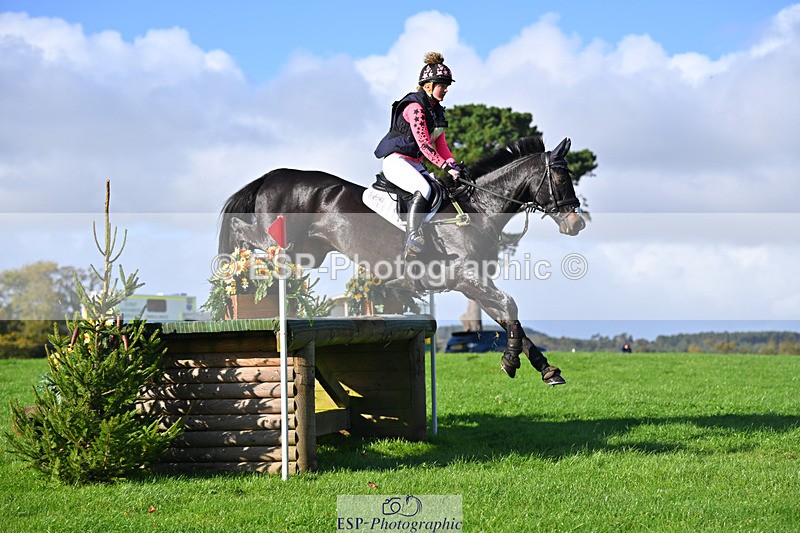 241025-103517-06591 - 002-Ellie.Fredericks-BRITANNIA'S.OLIVE