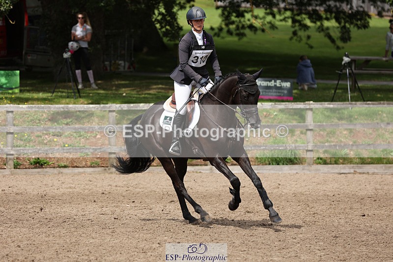 240804-105945-11407 - 310-Dani_Evans-BLACKADDER