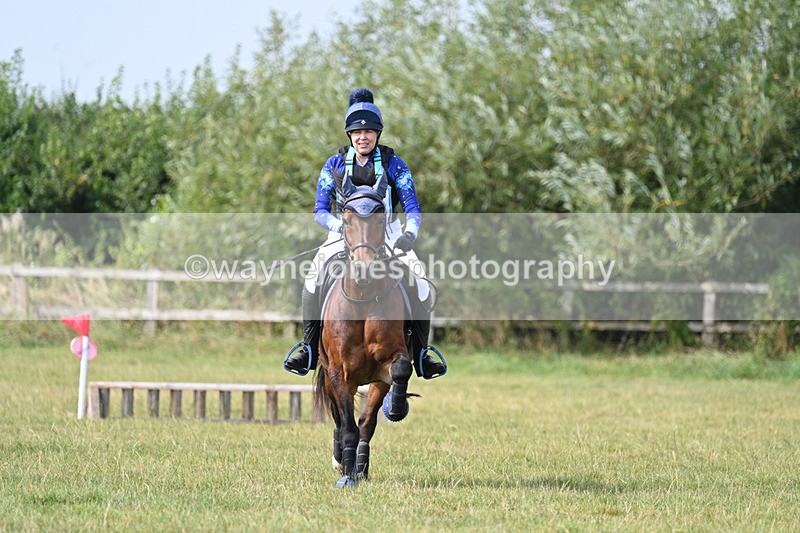 WJ7_6124 - 40cm XC Time 10:57 to 11:30