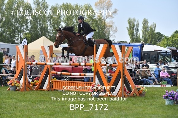 BPP_7172 - CLASS 3 Andrew Hamilton Coach, RHS Foxhunter Championship Qualifier