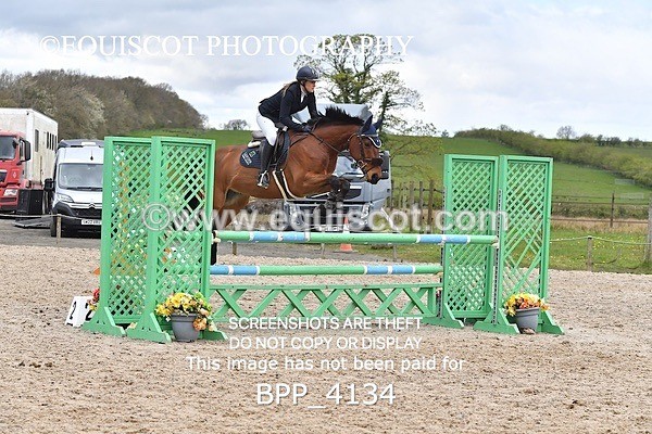 BPP_4134 - CLASS 6 FRI Senior Newcomers/ 1.10m Open