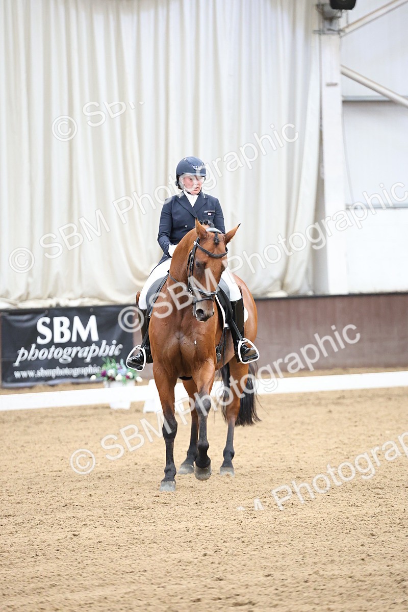SBM_004452 - Class 9 - FEI Inter 1 Gold - 15.55-16.43