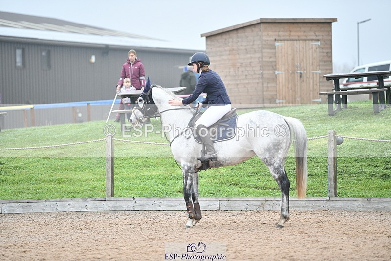 241102A-112626-04292 - SAT Cls 9 British Novice and 90cm Open