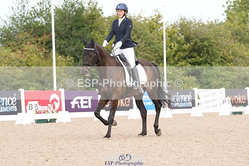 250906-112757-01996 - 027-Amanda.KingInvincible