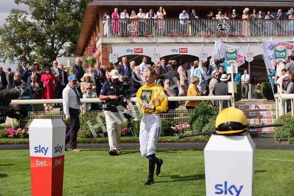 yr20082022r4-71 - Race 4 3.35pm Sky Bet Ebor