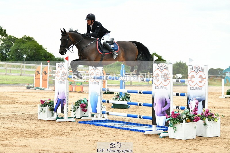 230720A-152122-03822 - Cls 9, 2 Star Big 1.40m Start to break