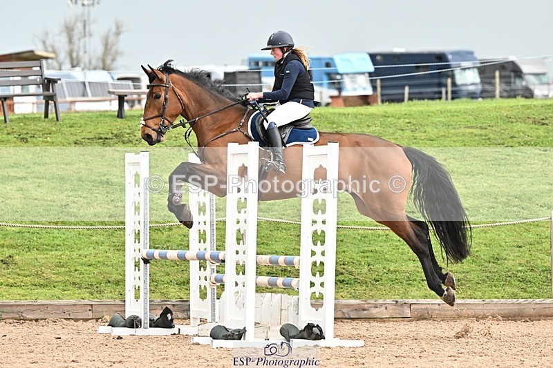 250416-094130-00078 - Cls 1 British Novice and 90cm