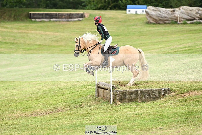 240825X-154945-36586 - 80cm XC 15.30 to 16.30