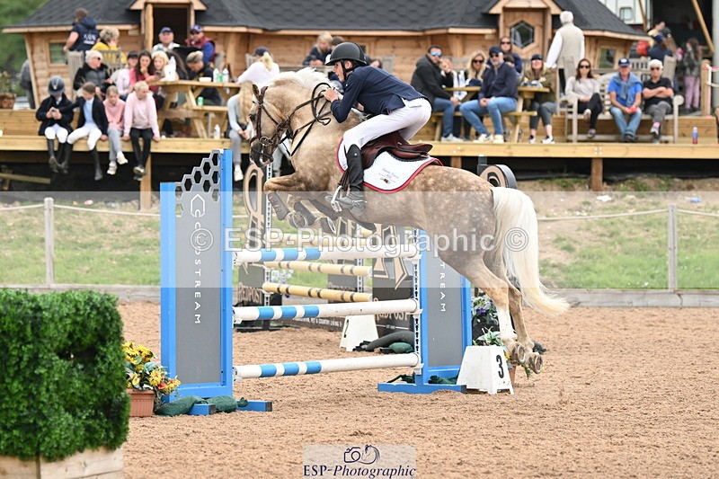 240630A-132518-13691 - Cls 25 HOYS 138cm Qualifier