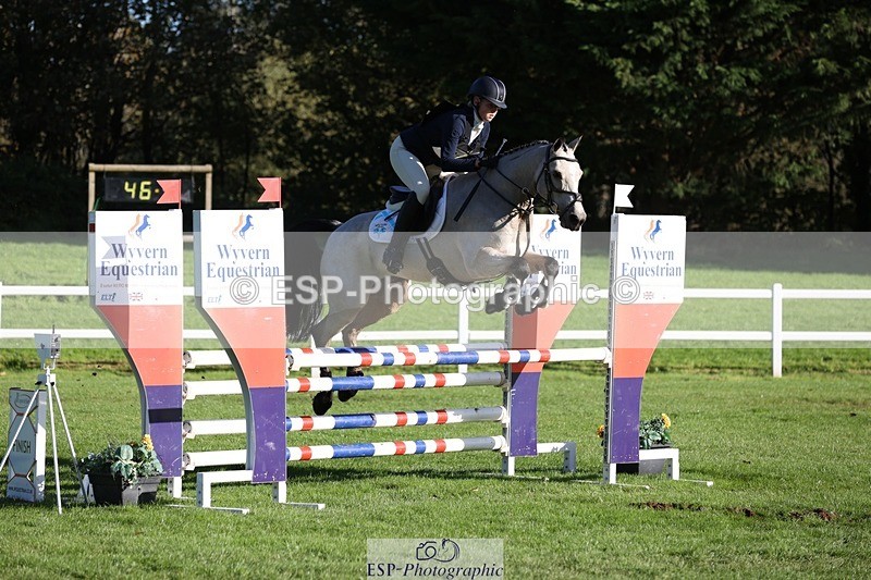 231022-102409-24502 - 619-GARVAGH.GOLDEN.OAK-Ella.Snow-TrotUp+SJ