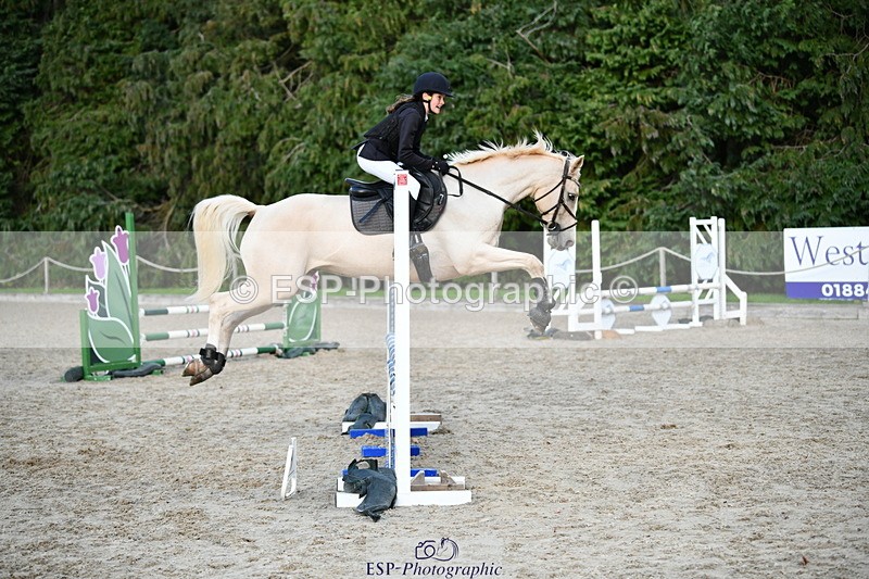 251004A-162844-02079 - Classes 10 & 11 80cm