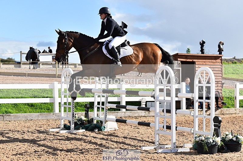 231014A-141110-05238 - Cls 15 1.05m Amateur Q 2nd R