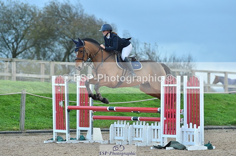 231119A-150204-06352 - Sun Cls 11-13 Children on Horses 90cm, 1m & 1.10m