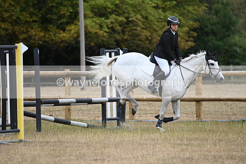 WJ6_0907 - Class 14 Intermediate Jumping 75cm