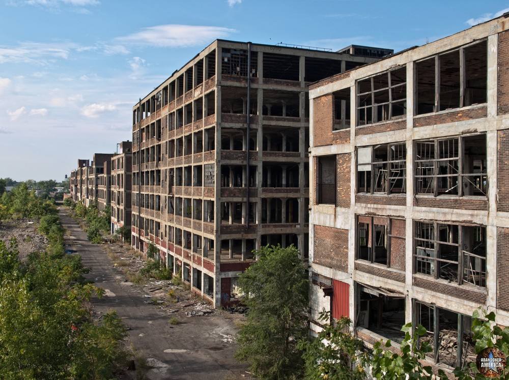 The Packard Motor Car Company Detroit�s Grandest Ruin