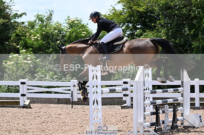 240619A-142501-00582 - Cls 4 Snr Newcomers and 1.10m Open