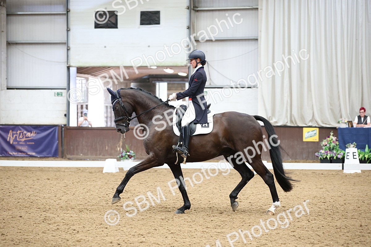 SBM_004472 - Class 9 - FEI Inter 1 Gold - 15.55-16.43