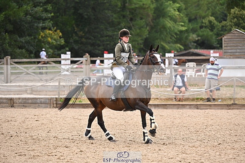 250802A-143323-05921 - F-272-Gemma.Wells-COMBE.BREEZE