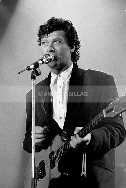 ROBBIE ROBERTSON - R..