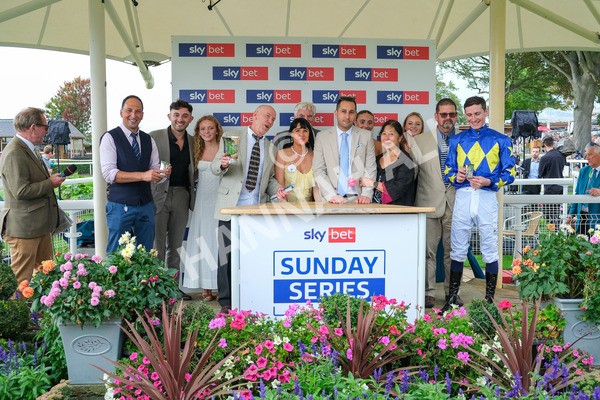 080925-Race 3-Rock N Roll Pinkie-8811 - Race 3 3.30pm Skybet Proud To Support ROR Stayers Handicap
