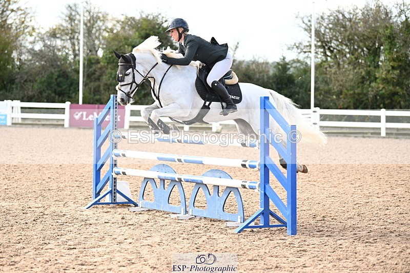 241023A-141112-00980 - Cls 4 Newcomers and 1.10m Open