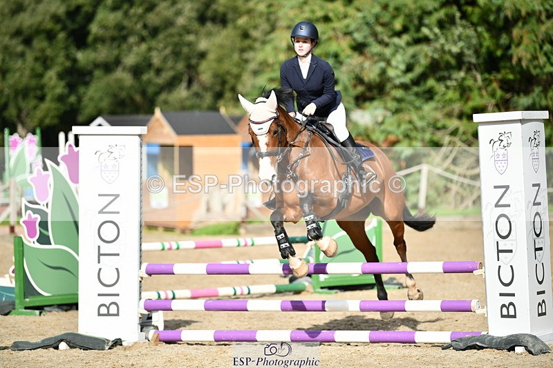 251004A-145253-01559 - Classes 8 & 9 70cm