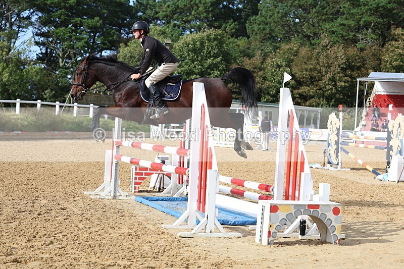3E7A0610 - Class 13: Senior Newcomers/1.10m open