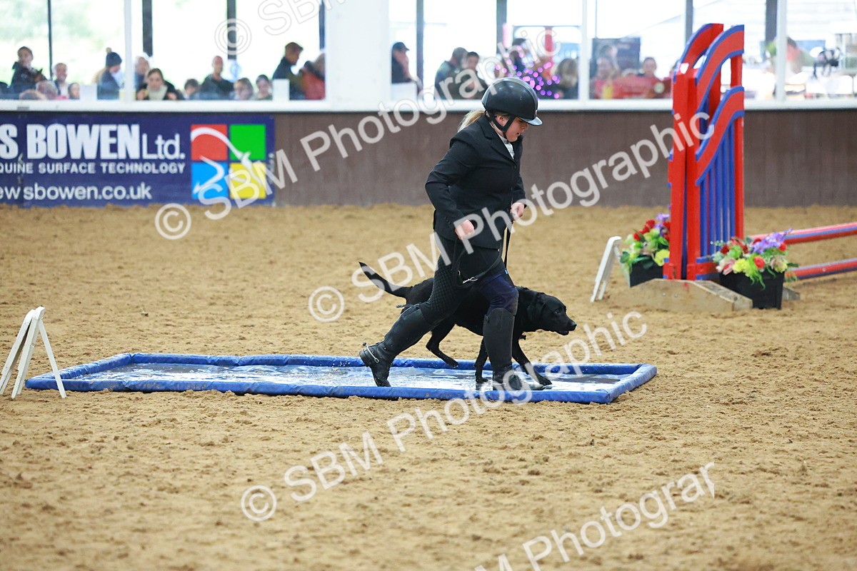 SBM_002465 - Class 3 - Horse & Hound (60cm)