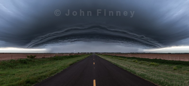 Vanishing Point Supercell - Weather photography