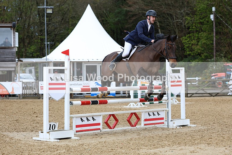 3E7A1921 - Class 7: Senior Newcomers/1.10m open