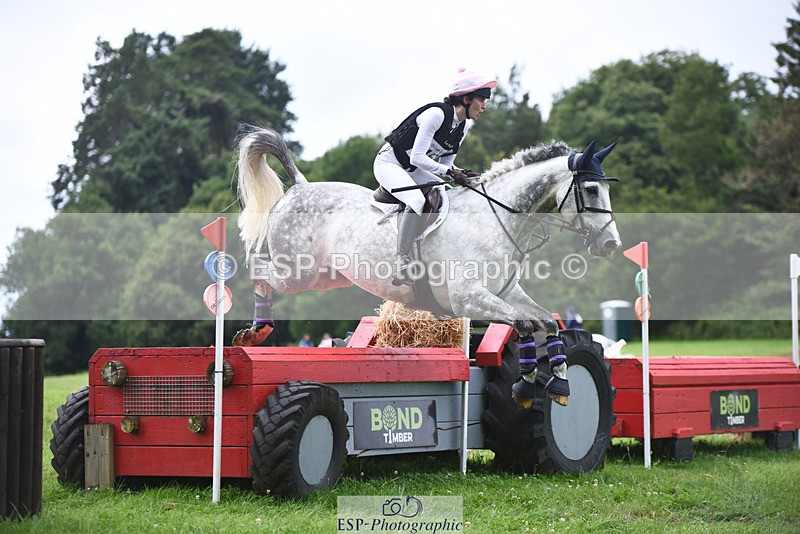 240804-130912-14158 - 457-Lydia_Stuart-SAUNDERSCOURT_FURISTOS