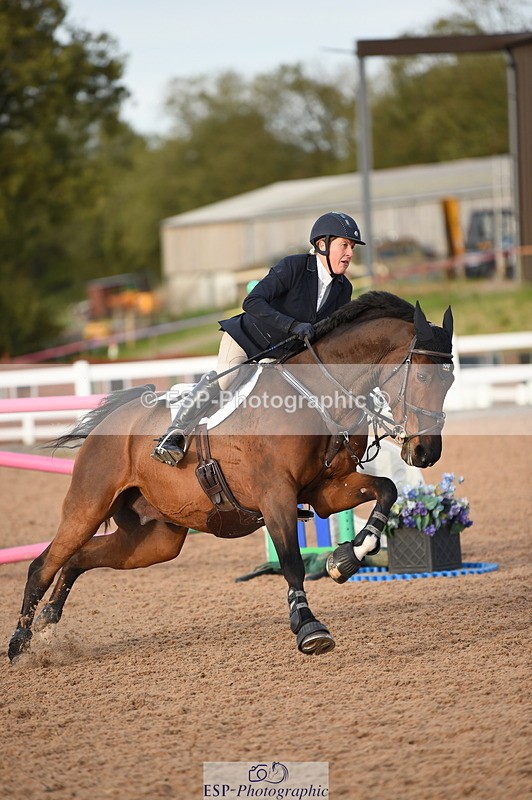 231015A-164332-09382 - Cls 27 1.10m Amateur Q 2nd R