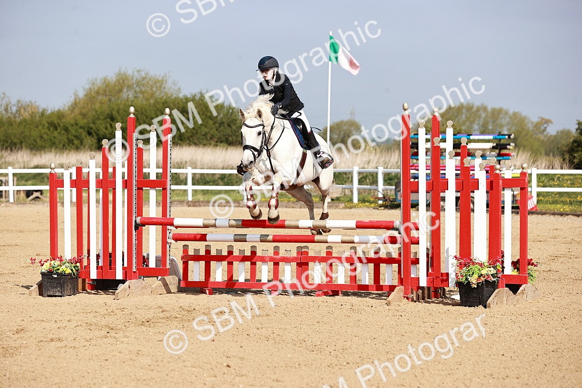  - Class 21 - Senior British Novice - 90cm