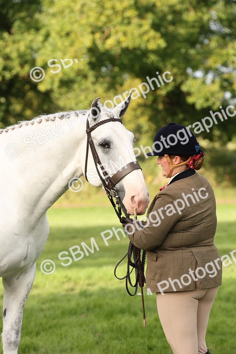SBM_54692 - S53 - Hunter In Hand