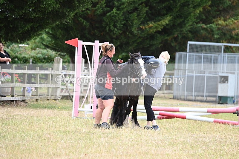 WJ6_9515 - Class 12 Minimus Jumping 45cm