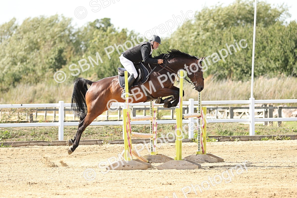 SBM_005166 - Class 6 = Senior Newcomers - 1.10m Open