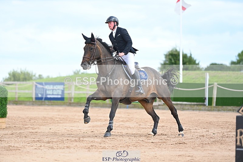 230721A-153655-07338 - Cls 10, 2 Star Big 1.45m Start to break